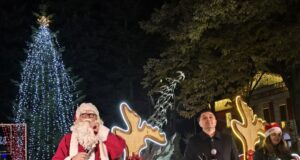 Запалиха светлините на коледната украса в Генерал Тошево