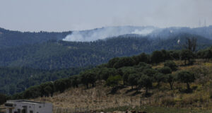 Израелските военни заявиха, че в централната част на Израел са задействани сирените за въздушна тревога
