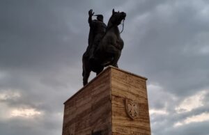 Индиценти при отбелязването на Деня на албанското знаме в Северна Македония предизвикаха политически реакции в страната