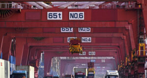 КАЗИНФОРМ: Казахстан и Китай започнаха строеж на контейнерен хъб на Каспийско море