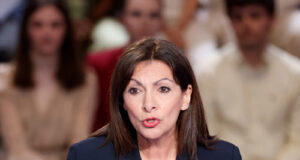 Кметът на Париж Идалго каза, че няма да се кандидатира за преизбиране през 2026 г.