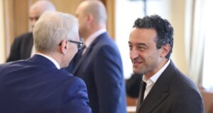 Лорер и Божанков бяха изгонени от ПП, след като Силви Кирилов едва събра подкрепа за председател на НС