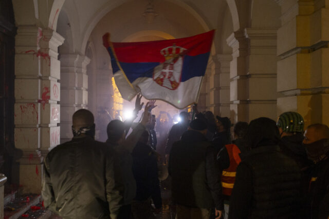 ОБЗОР
                                                                                                Пореден протест в Нови Сад две седмици след трагичната смърт на 14 души на жп гарата