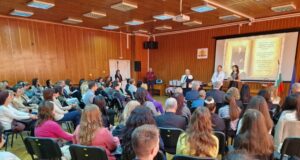 ОБНОВЕНА Регионалното управление на образованието във Велико Търново поздрави новоназначените за първи път учители и отличи директори на учебни заведения