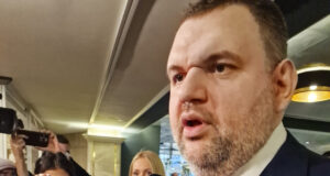 ОБНОВЕНА От днес "ДПС - Ново начало" има само един лидер в мое лице, Джевдет Чакъров е изключен, каза Делян Пеевски