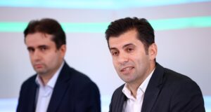 ПП-ДБ обявиха, че оттеглят кандидатурата на Андрей Цеков за председател на парламента и ще подкрепят за поста най-възрастния депутат Силви Кирилов