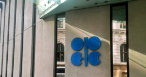 Петролът на ОПЕК се покачи над 74 долара за барел