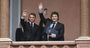 По време на визита в Аржентина Макрон защити пред Милей климатичните споразумения и френските фермери