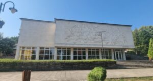 Покривната конструкция на библиотеката във Велики Преслав е пострадала от силния вятър