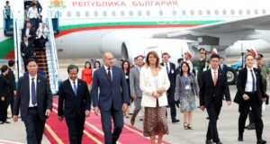 Президентът Румен Радев пристигна на официално посещение във Виетнам