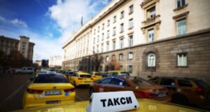 Приключи протестът на таксиметровите шофьори в София, бул. „Цар Освободител“ е отворен за движение