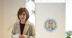 СПРАВКА
                                                                                                Избирателите в Молдова решават днес на втори тур кой ще бъде държавен глава