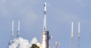 "Спейс Екс" изстреля товарния кораб "Дракон" към Международната космическа станция