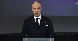 Министъра на отбраната на Унгария Кристоф Салай-Бобровниски.