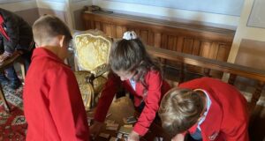 Ученическо състезание на тема „Тайните на старинен Сливен“ се проведе в регионалния център „Хаджи-Данчови къщи“ на НДФ „13 века България“