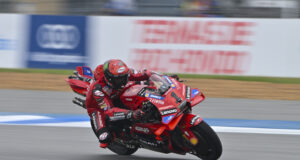Франческо Баная печели полпозишън за финалното Гран При в MotoGP, Хорхе Мартин ще потегли четвърти