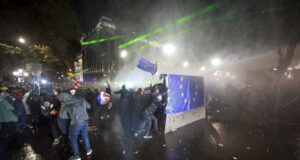 Хиляди протестират в Грузия