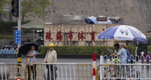 Шофьор на автомобил бе арестуван, след като блъсна ученици пред училище в Китай