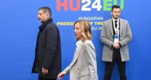 АНСА: Мелони провежда среща за възобновяване на трансферите на мигранти към Албания