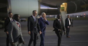 Байдън пристигна в Ангола за дългоочакваното си първо посещение в региона на Субсахарска Африка