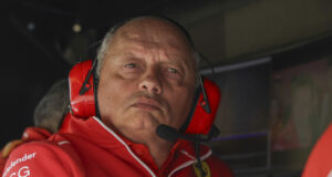 В тима на "Ферари" се надяват, че пристигането на Люис Хамилтън ще им помогне да спечелят отново титлите във Формула 1