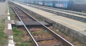 Влакът Горна Оряховица – Димитровград се движи с повече от два часа закъснение заради повреда в контактната мрежа