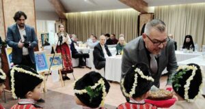 Вълна от съпричастност: Коледният благотворителен бал на община Тунджа събра рекордните 188 хил. лева