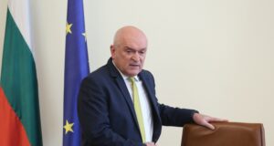 Парламентът да даде мандат на служебния кабинет за подписване на споразумението за сътрудничество в областта на сигурността с Украйна, призова Димитър Главчев