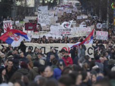 Голям протест в Белград срещу сръбския президент Вучич и правителството