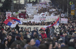 Голям протест в Белград срещу сръбския президент Вучич и правителството