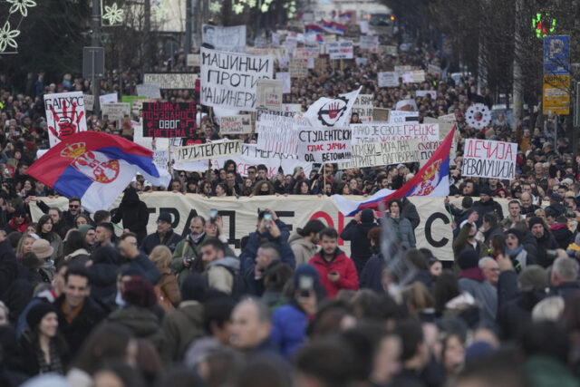 Голям протест в Белград срещу сръбския президент Вучич и правителството