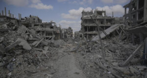 Две хуманитарни организации съобщиха, че техни служители са загинали при израелски въздушни удари в ивицата Газа