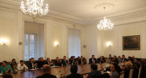 Нуждата от приемане на Закон за насърчаване на доброволчеството беше обсъдена на кръгла маса в парламента