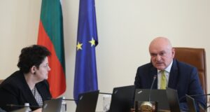 За бюджет 2025 г. сме заложили средства както за инвитро, така и за изпълнение на програмите на МОН, каза Людмила Петкова