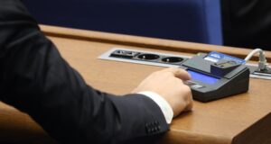 И десетият опит за избор на председател на парламента беше неуспешен