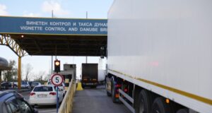Интензивен е трафикът за товарни автомобили на някои от граничните пунктове с Румъния, Гърция, Сърбия и Турция