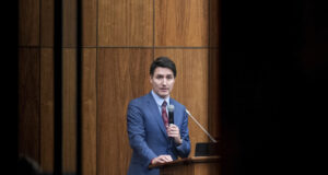 Канадският премиер Трюдо е напът да загуби властта, след като ключов съюзник обяви, че ще внесе искане за вот на недоверие в парламента