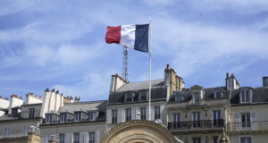 Канцеларията на френския президент обяви имената на новите министри в правителството Франсоа Байру