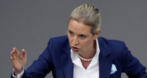 ОБНОВЕНА Крайнодясната председателка на „Алтернатива за Германия“ e икономист по образование, говори китайски и живее с чуждестранна партньорка