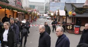 Германският канцлер Олаф Шолц по време на посещението си в Магдебург,