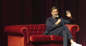 Марио Гомес ще бъде административен директор на Пари ФК, Юрген Клоп засега запазва дистанция