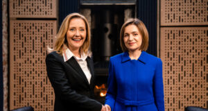 Мая Санду пристигна в Румъния, за да подкрепи Елена Ласкони на втория тур на президентските избори