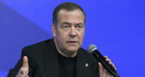 Медведев: В Грузия се извършва опит за революция