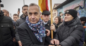 Мнозинството от румънците смятат решението на Конституционния съд за анулиране на президентските избори за "лошо", сочи проучване