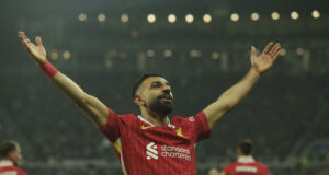 Мохамед Салах е най-добрият футболист в света и трябва да остане в Ливърпул, категоричен е неговият съотборник Харви Елиът