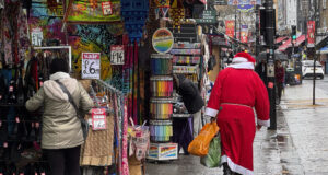 Над една четвърт от британците са склонни да помолят гостите си да платят част от разходите за празничната трапеза за Коледа