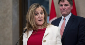 ОБЗОР
                                                                                                Канада заяви, че възнамерява да реагира решително и ефективно, ако САЩ ѝ наложат мита