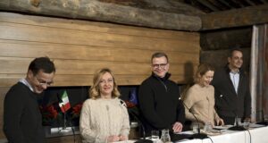 ОБЗОР
                                                                                                Лидерите на четири страни от ЕС поставиха началото на нов европейски дискусионен формат