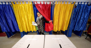 ОБНОВЕНА Избирателната активност на парламентарните избори в Румъния е 42,05 процента към 17 ч.