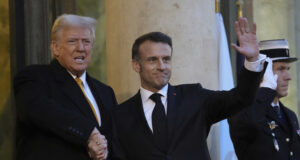 ОБНОВЕНА Макрон прие Тръмп в Елисейския дворец